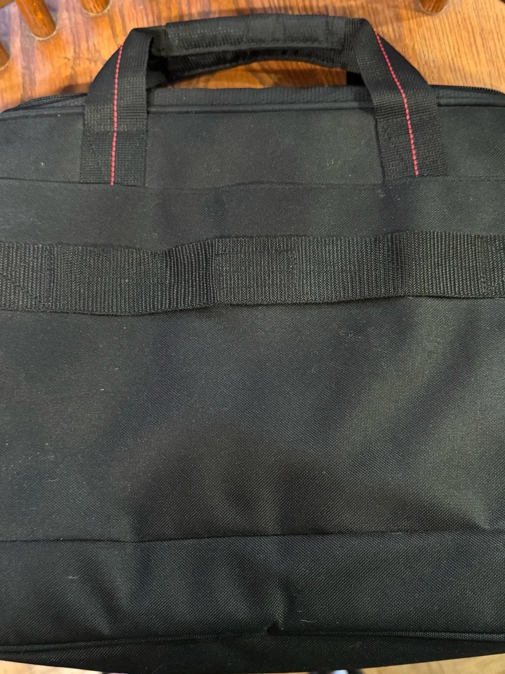 Targus Black Laptop Shoulder Bag with Red Stitching